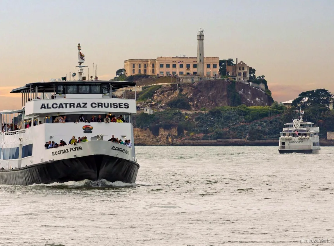 Virages de Lombard Street vus pendant le circuit ville avec Alcatraz